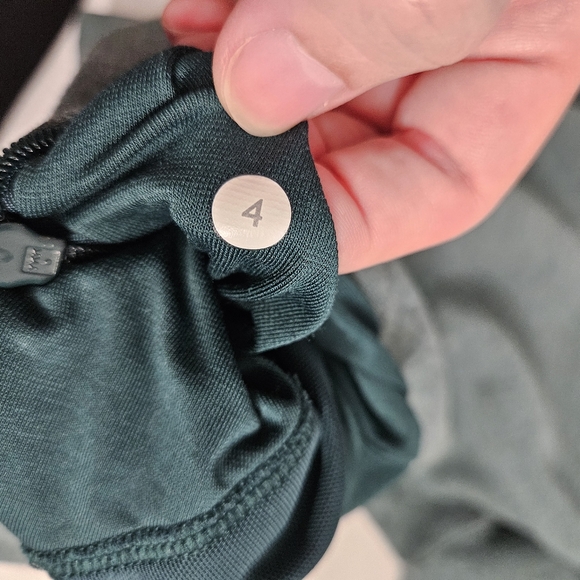 Lululemon &go Endeavor Long Sleeve Heathered Deep Green - Picture 11 of 12